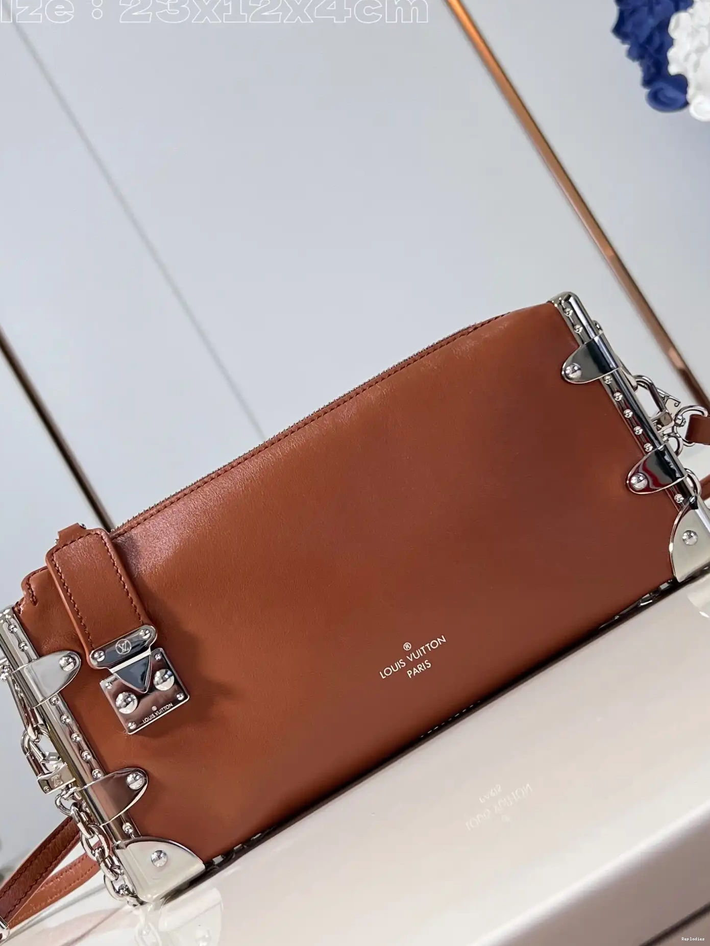 Repzbay Vuitton Trunk-23*12*4CM Slim Louis 0511
